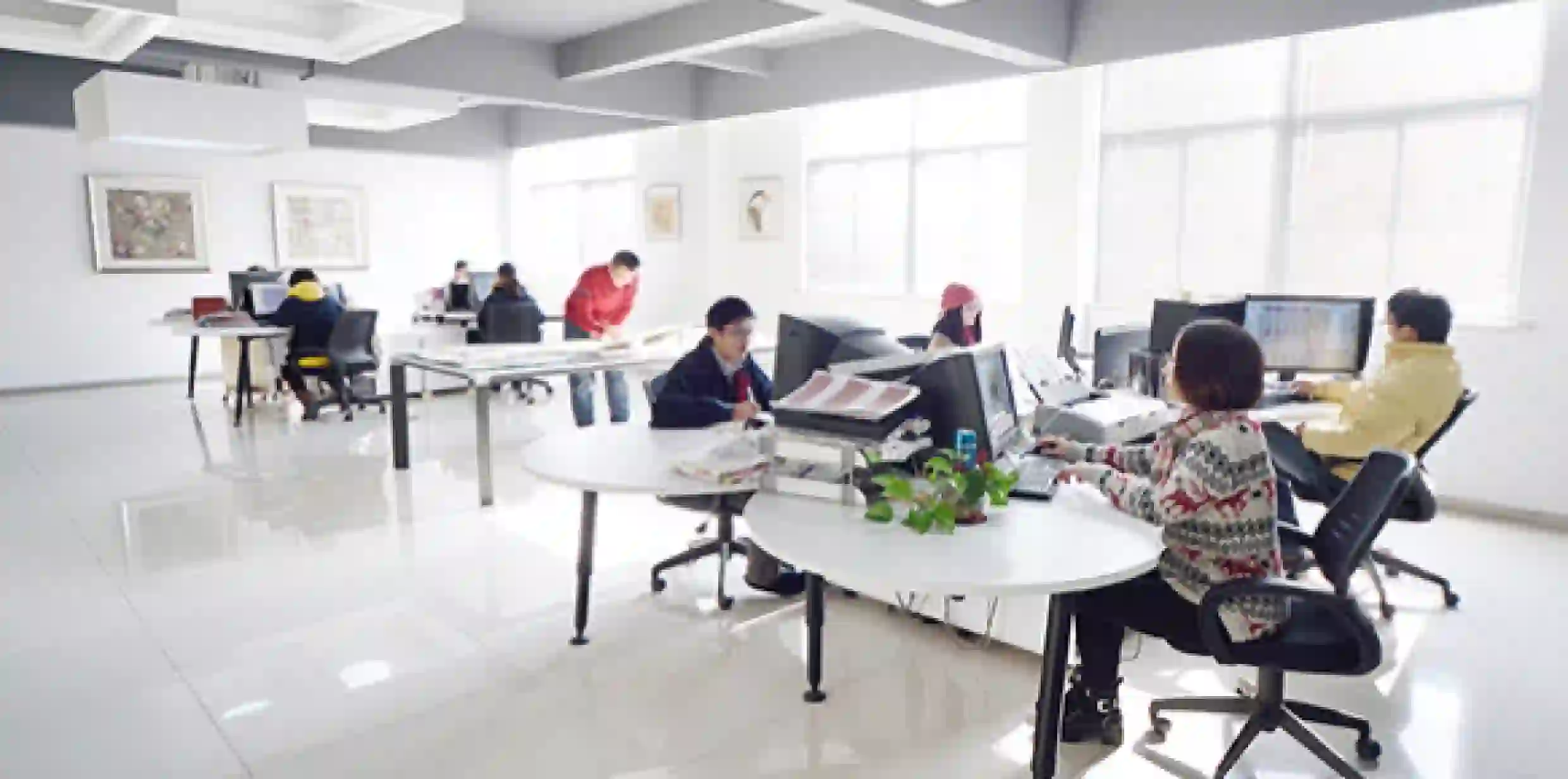 YUANIN office workspace